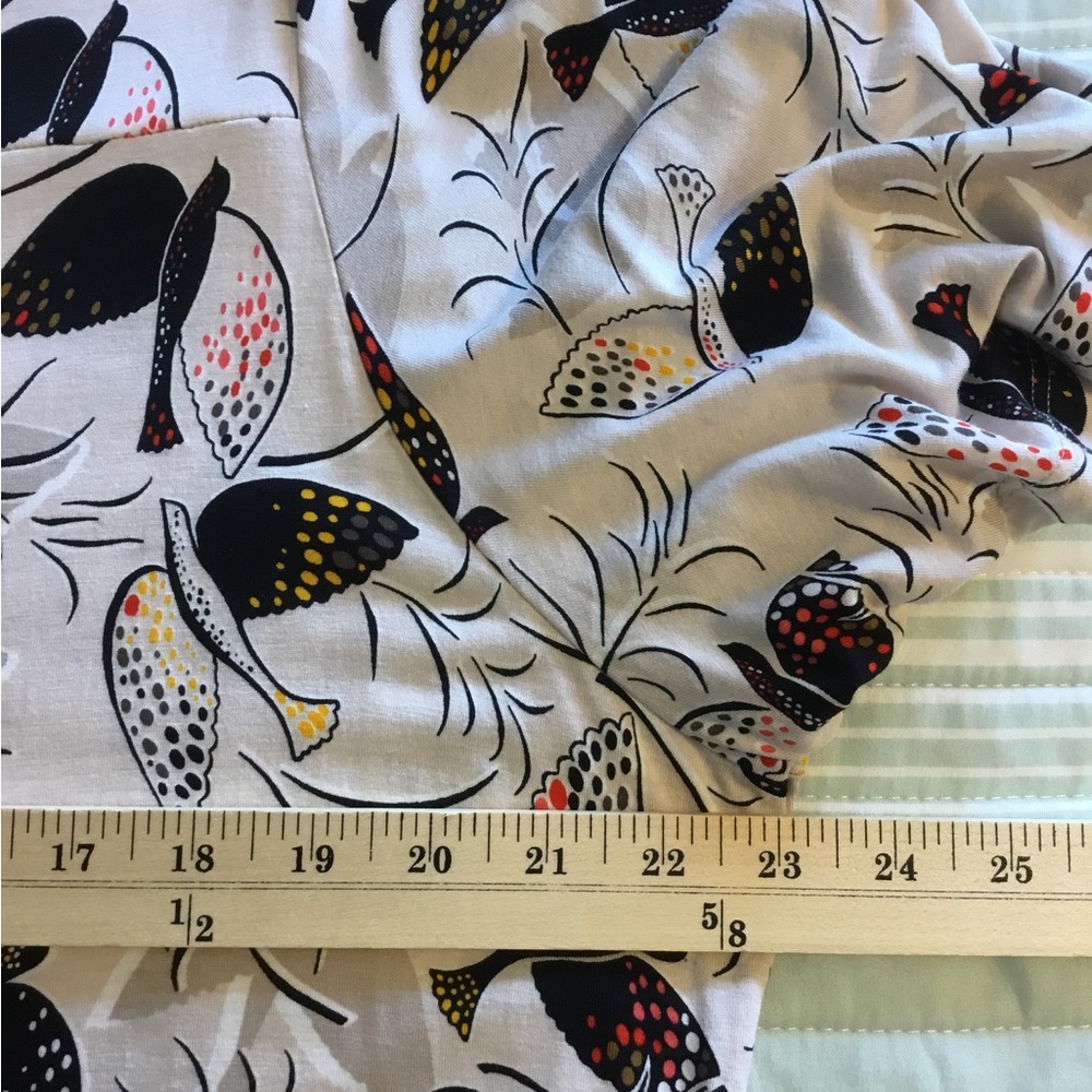 Old Navy Short Sleeve Top - Black & Tan Bird print. XXL. Stretchy rayon - Picture 6 of 7